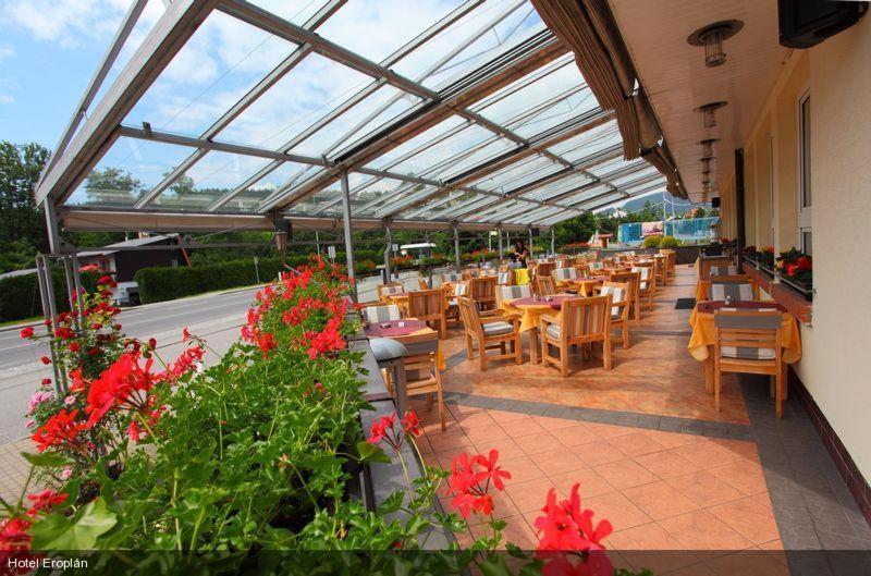 Hotel Eroplan Rožnov pod Radhoštěm エクステリア 写真