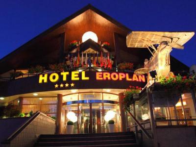 Hotel Eroplan Rožnov pod Radhoštěm エクステリア 写真